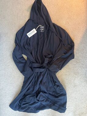 Men’s famous “Dude Robe” new with tags Navy Hooded Robe